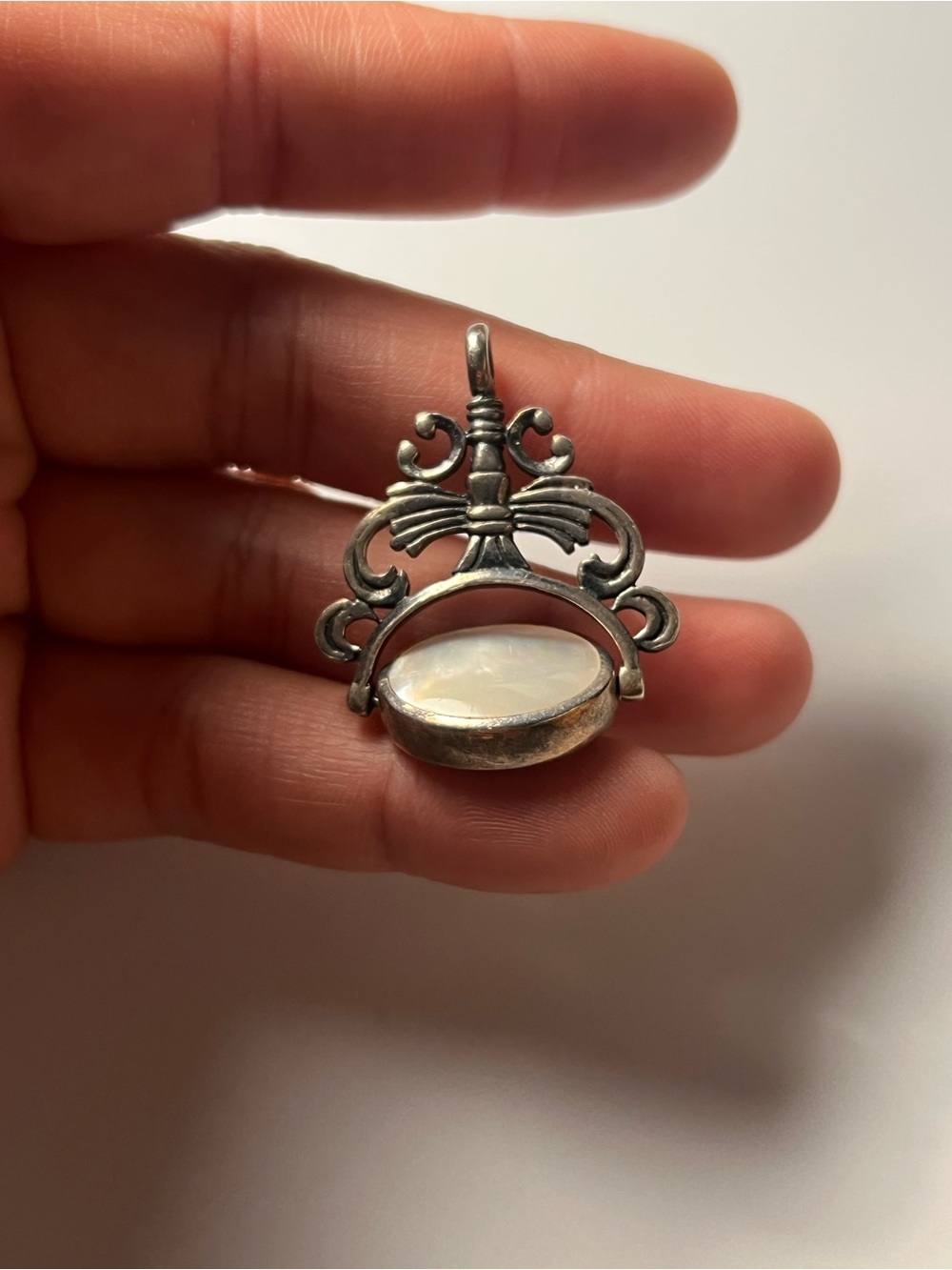Vintage sterling Silver Pendant Necklace - Cream pearl and onyx spinner fob